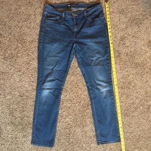 Medium wash Levi skinny jeans